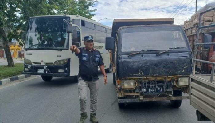 Dishub Pekanbaru Tindak 30 Truk ODOL Melebihi Standar