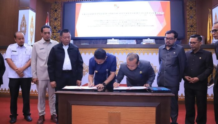 Pemko Pekanbaru dan DPRD Tandatangani MoU KUA-PPAS R-APBD 2025