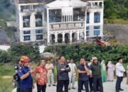 PJ Walikota Pekanbaru Didampingi Sekdako, Pastikan Kebakaran Gedung B9 Tenayan Raya Sudah Terkendali