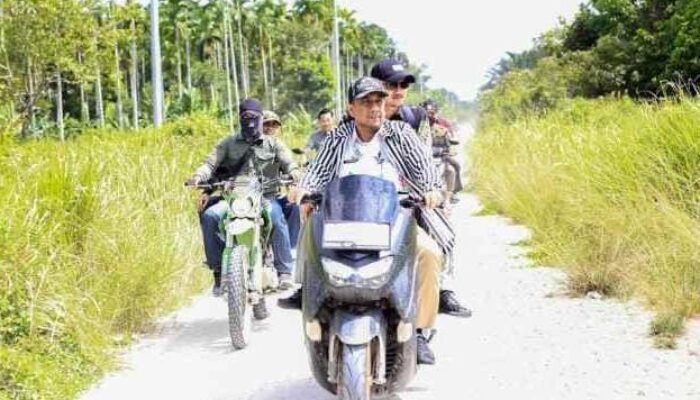Keliling Naik Motor, Pjs Bupati Roni Rakhmat Tampung Aspirasi Warga Sungai Tohor
