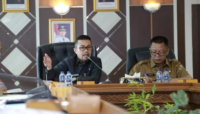 PJ Wako Pekanbaru Didampingi Sekdako Gelar Rapat Persiapan Kunker Komisi X DPR RI