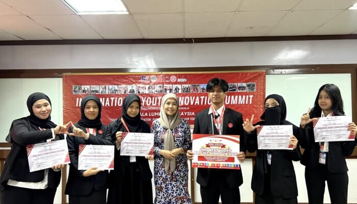 Membanggakan!! Mahasiswa Asal Meranti Program FASILKOM UMRI Angkatan 2023 Rafi Candra Berhasil Raih Penghargaan Bergengsi IYIS yang Berlangsung di Malasyia