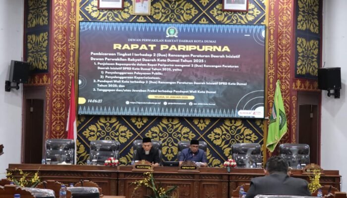 Hadiri Paripurna, Walikota Dumai Apresiasi Ranperda Pelayanan Publik dan Kepariwisataan