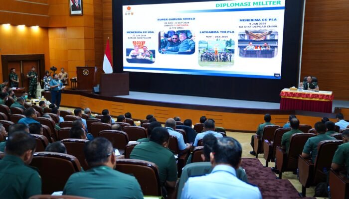 Panglima TNI Berikan Pembekalan Kepada Peserta Senior Management Course Unhan RI