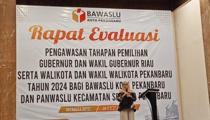 Bawaslu Pekanbaru Gelar Evaluasi Pilkada Bersama Panwascam se-Pekanbaru, Fokus pada Validasi Data dan Pencegahan Politik Uang