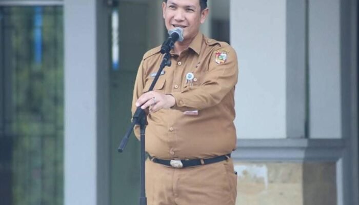 Pimpin Upacara, Akur Ajak Seluruh Karyawan/i Bapenda Pekanbaru Bersinergi Tingkatkan Kualitas Pelayanan Demi Mencapai Target di Tahun 2025