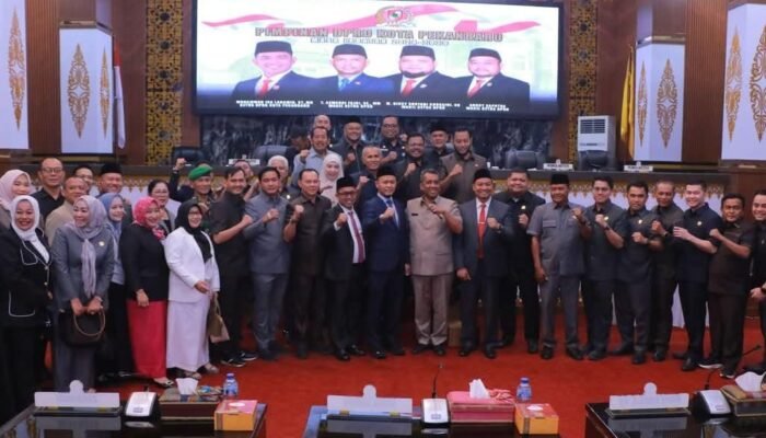 Pj Walikota Pekanbaru Hadiri Paripurna Pengumuman Penetapan Walikota-Wakil Walikota Terpilih Pekanbaru Periode 2025-2030