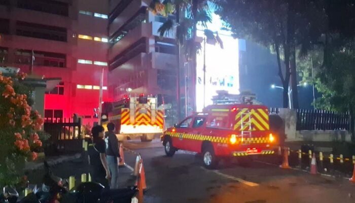 Gedung Kementerian ATR BPN di Lahap Sijago Merah, 20 Unit Mobil Pemadam Berjibaku Padamkan Api