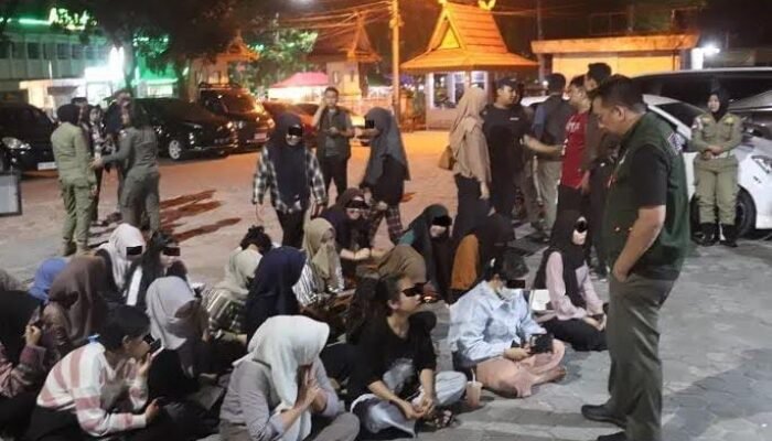 Puluhan Pasangan Muda Mudi Yang Mojok di Area Stadion Utama Riau Diamankan Satpol PP Pekanbaru
