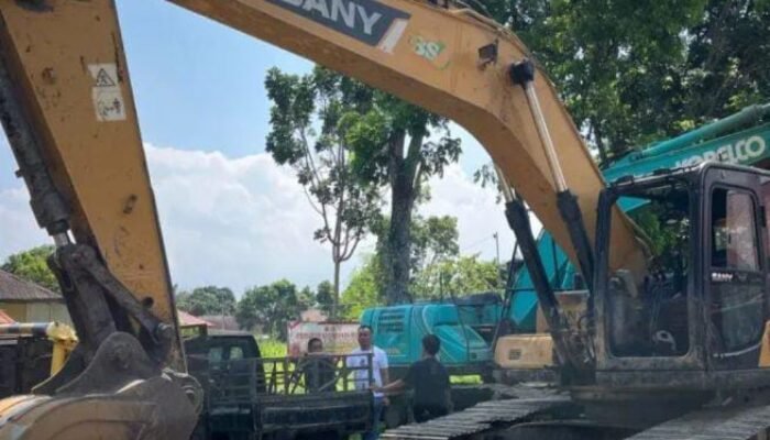 Ungkap Tambang Emas Ilegal, Polda Sumbar Amankan 8 Pelaku