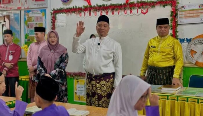 Wawako Pekanbaru Markarius Anwar Tinjau Langsung Kegiatan Pekanbaru Cinta Al-Qur’an di Dua Sekolah