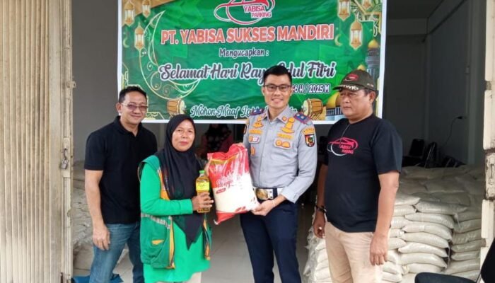Dorong Tingkatkan Layanan, Ribuan Jukir di Pekanbaru Terima Paket Sembako Ramadhan