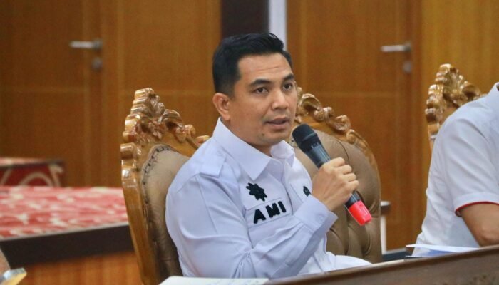 Lakukan Penyegaran, Pemko Pekanbaru Tunjuk Reza Aulia dan Zarman Candra Sebagai Plt DLHK dan Damkar