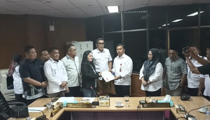 PT Sanel Serahkan 7 Ijazah Eks Karyawan ke Disnakertrans Riau dengan Syarat Klarifikasi