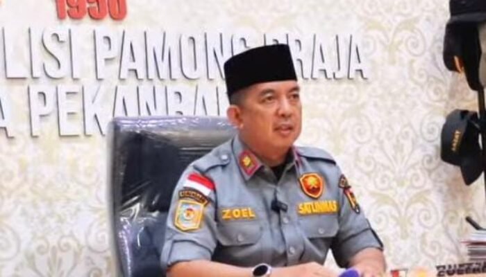 PKL di Sekitar Masjid An-Nur Mulai Menjamur, Kasatpol PP Pekanbaru Zulfahmi Berharap Adanya Kesadaran Dari Pedagang Untuk Tidak Berjualan di Area Yang di Larang