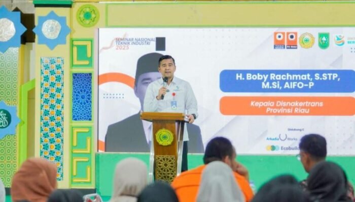 Disnakertrans Riau dan UMRI Gelar Seminar Nasional dan Konvensi