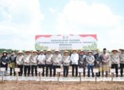 Walikota Dumai Dampingi Kapolda Riau Laksanakan Penanaman Pohon di Kawasan Pesantren