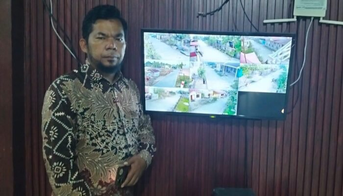 Dedikasi Tanpa Pamrih : Ketua RT di Kulim Pekanbaru Sumbangkan Seluruh Insentif Pribadi Demi Keamanan Warga