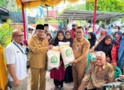 Pemko Dumai Serahkan Bantuan 20 kg Beras Cadangan Pangan untuk 1.230 KPM di Kecamatan Dumai Kota