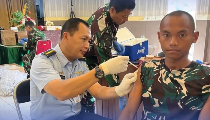 Puskesau Gelar Vaksinasi Hepatitis B dan Influenza Serta Pemeriksaan Narkoba untuk Siswa Sekolah Pertama Tamtama (Semata) TNI AU PK A-91