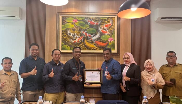 UP Tenayan Dukung Pacu Sampan Tradisional Jilid II di Taman Bunga Impian Okura, Raih Penghargaan dari Dinas Kebudayaan dan Pariwisata Kota Pekanbaru