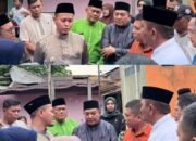 Plt Kadis Perkim Pekanbaru Martin Manouluk Dampingi Walikota Pekanbaru Tinjau Korban Musibah Kebakaran dan Serahkan Bantuan