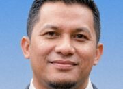 Krisis Adab, Eksodus Otoritas dan Bayang-Bayang Pengkhianatan Intelektual