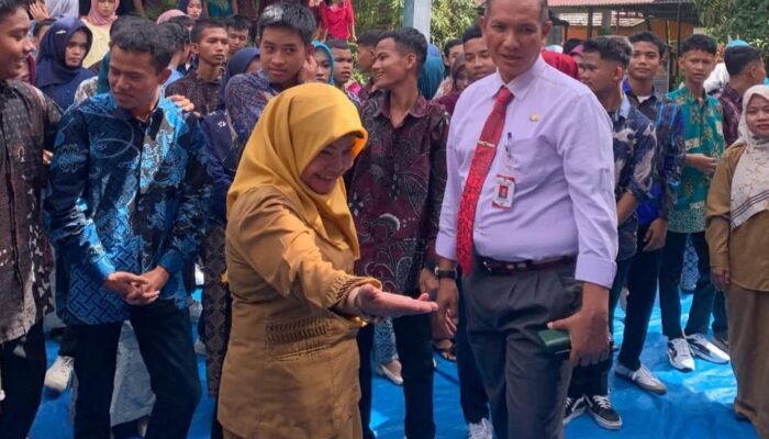 Plt Kadisdik Pekanbaru Alek Kurniawan Hadiri Perpisahan Peserta Didik SMP Negeri 39