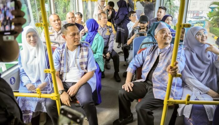 Dilepas Walikota dan Wawako, Pemko Pekanbaru Uji Coba Dua Bus Listrik