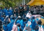 Ratusan Massa BEM UIR Gelar Aksi Damai, Suarakan Segera Audit MBG dan APBN