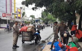 Pedagang Pasar Tumpah di Jalan Ahmad Yani Jangan Berjualan di atas Jam Delapan Pagi