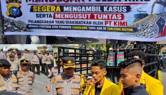Ratusan Mahasiswa Dari PMPKK Tabur Bunga di Mapolda Riau. Desak Pengusutan Tuntas Kecelakaan Kerja PT KIMI